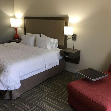 Hampton Inn Mcpherson Екстер'єр фото