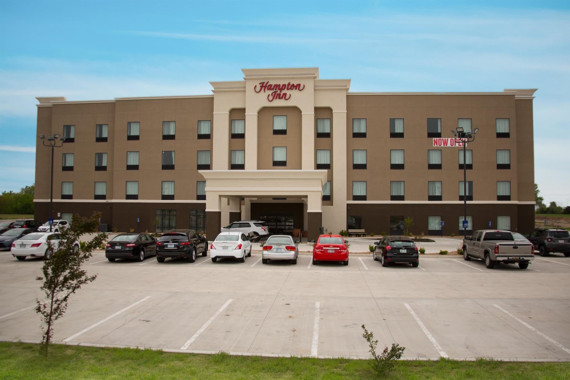 Hampton Inn Mcpherson Екстер'єр фото