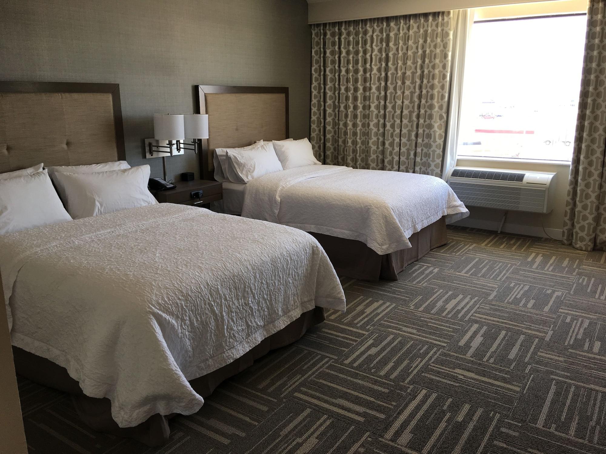 Hampton Inn Mcpherson Екстер'єр фото