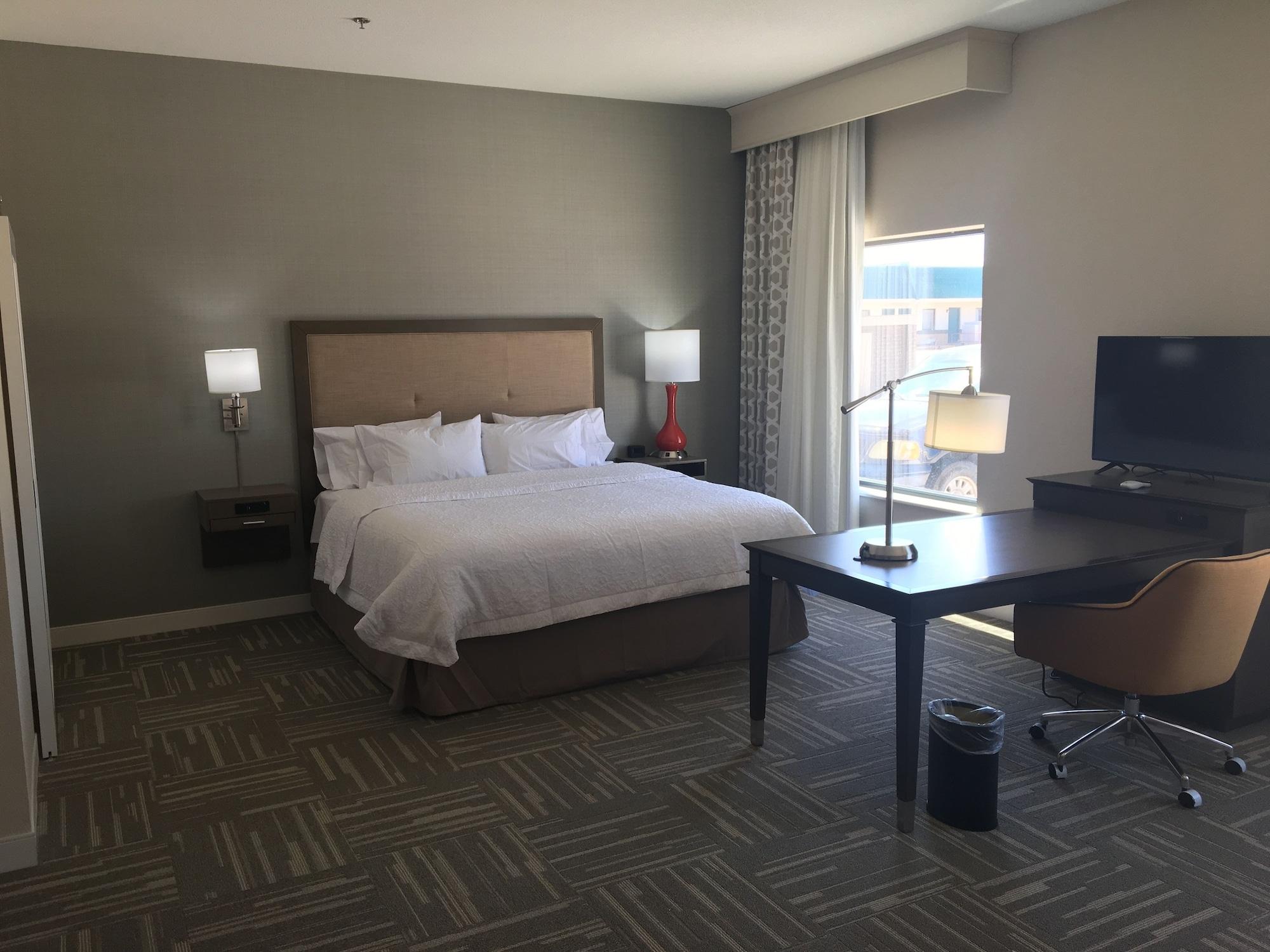 Hampton Inn Mcpherson Екстер'єр фото