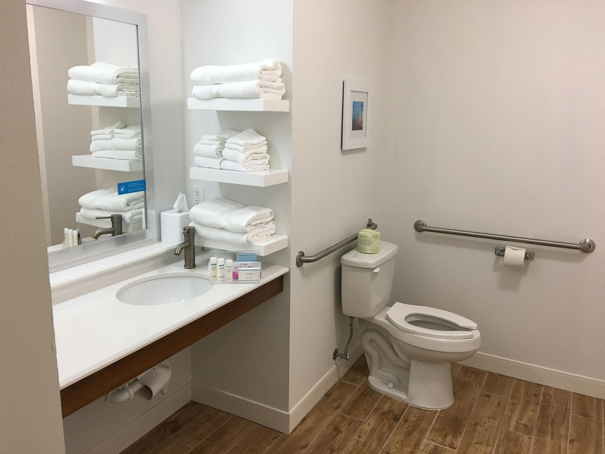 Hampton Inn Mcpherson Екстер'єр фото