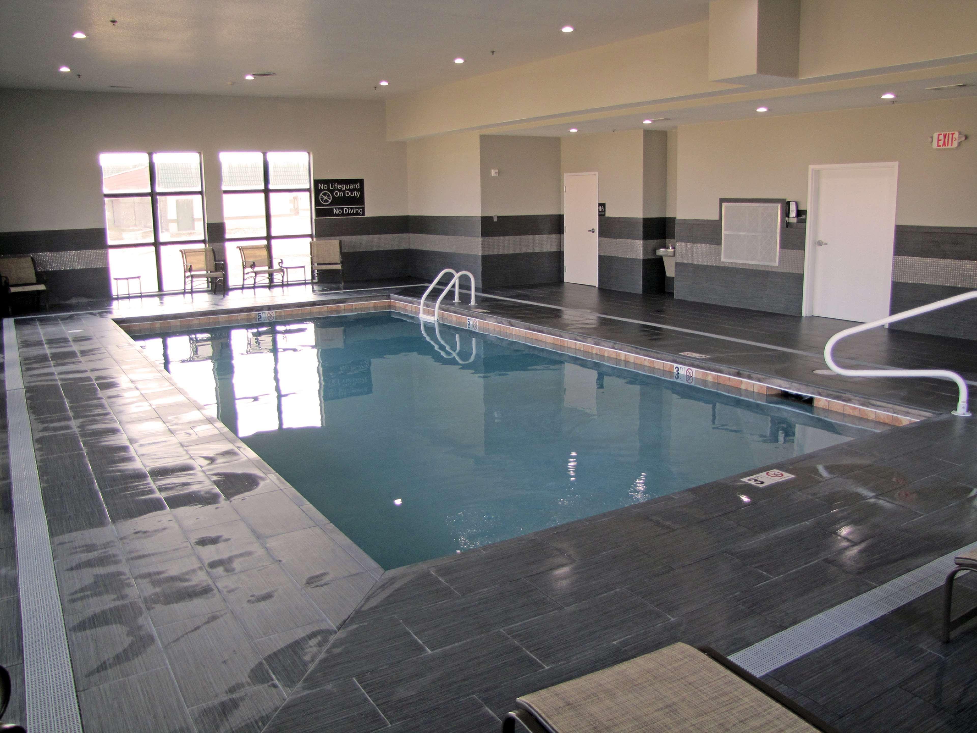 Hampton Inn Mcpherson Екстер'єр фото