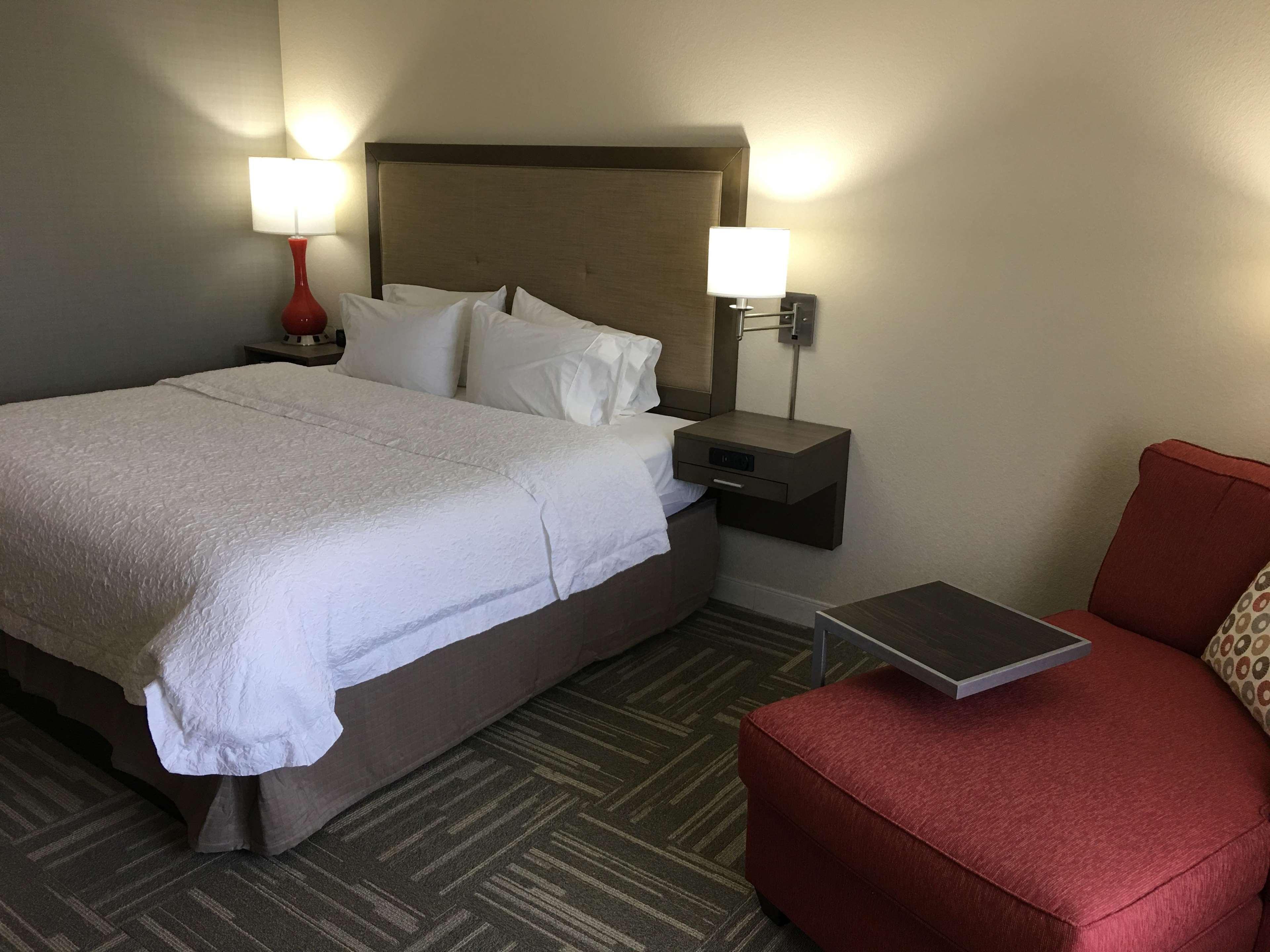 Hampton Inn Mcpherson Екстер'єр фото