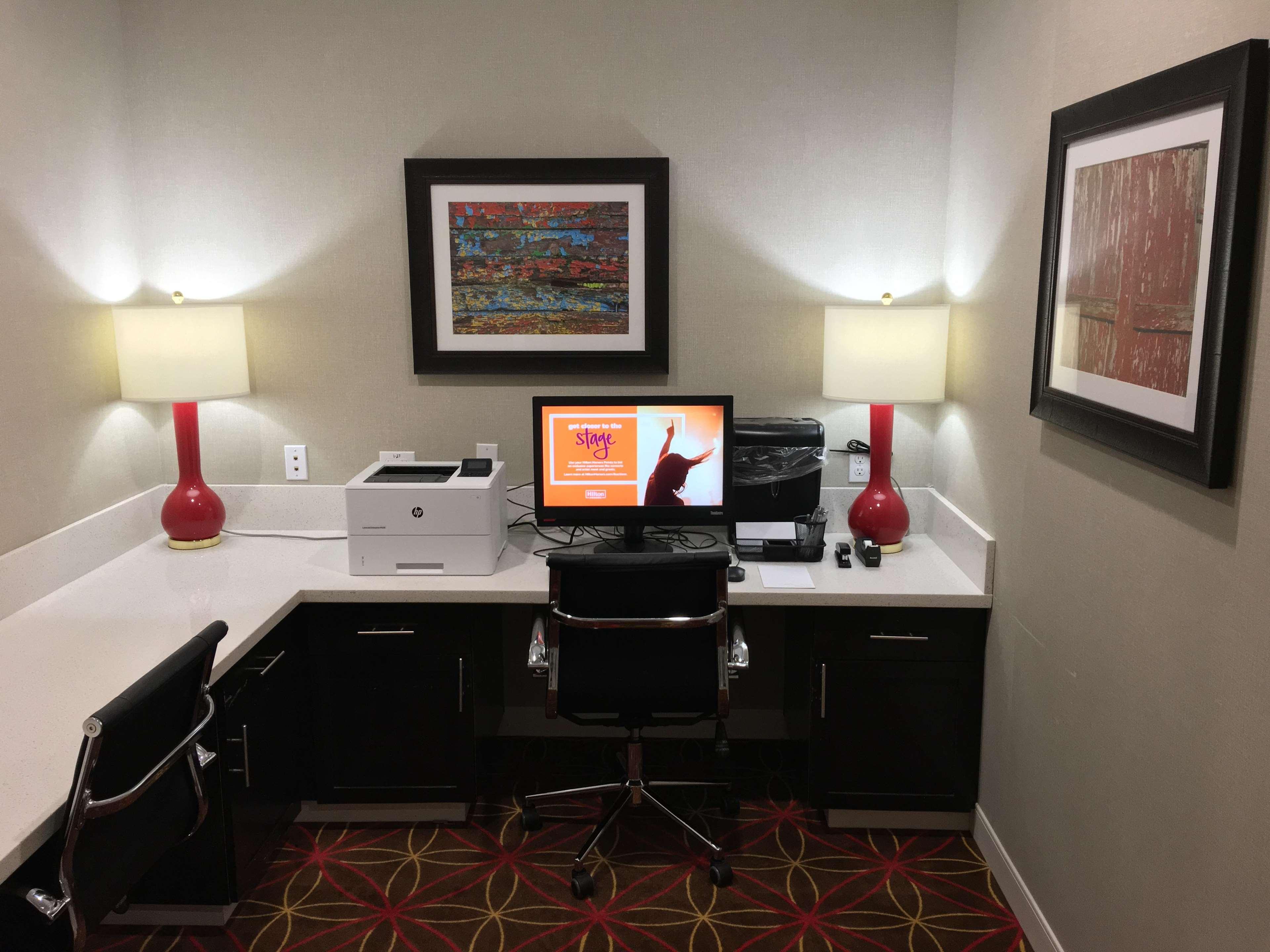 Hampton Inn Mcpherson Екстер'єр фото