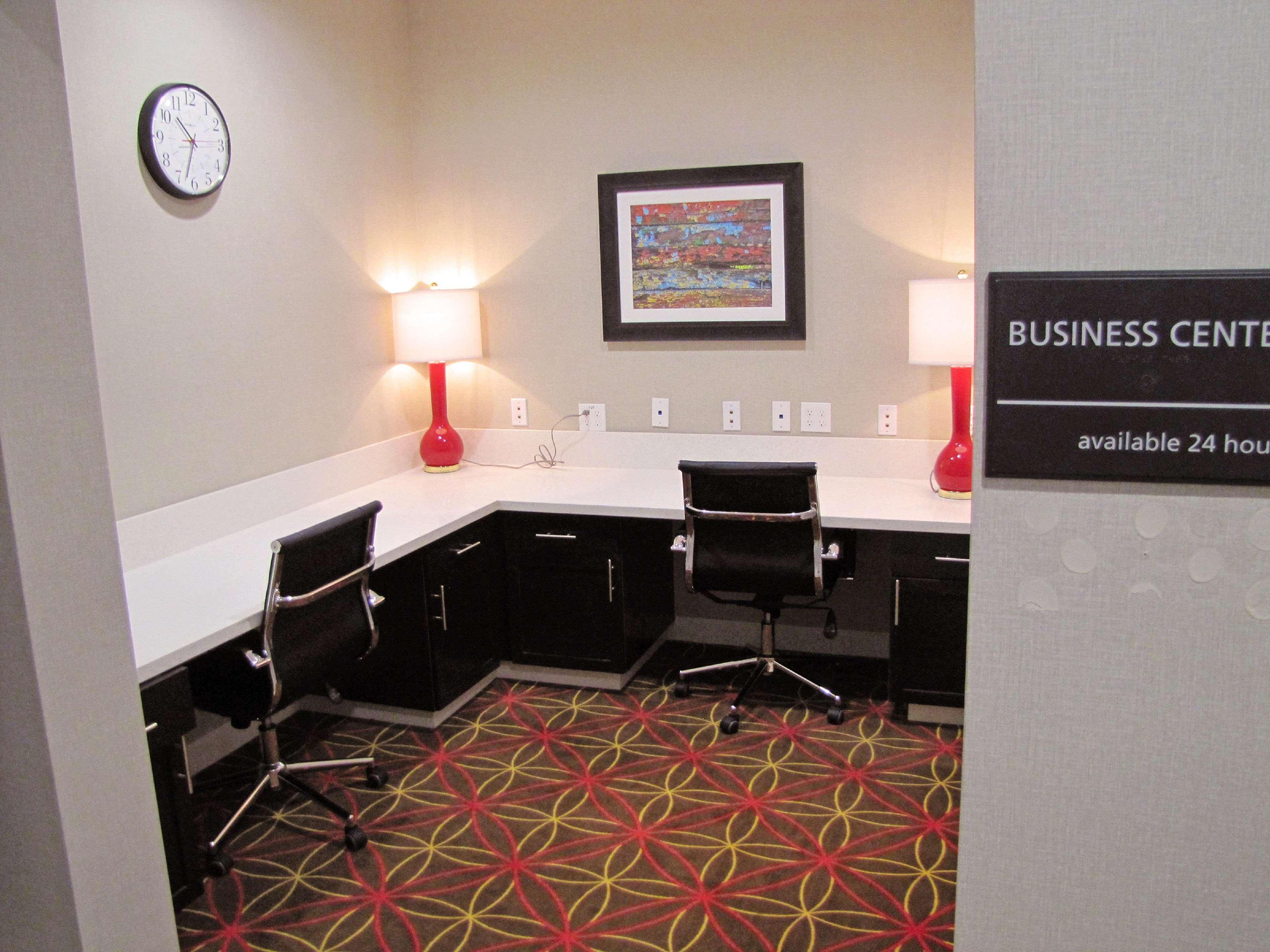 Hampton Inn Mcpherson Екстер'єр фото