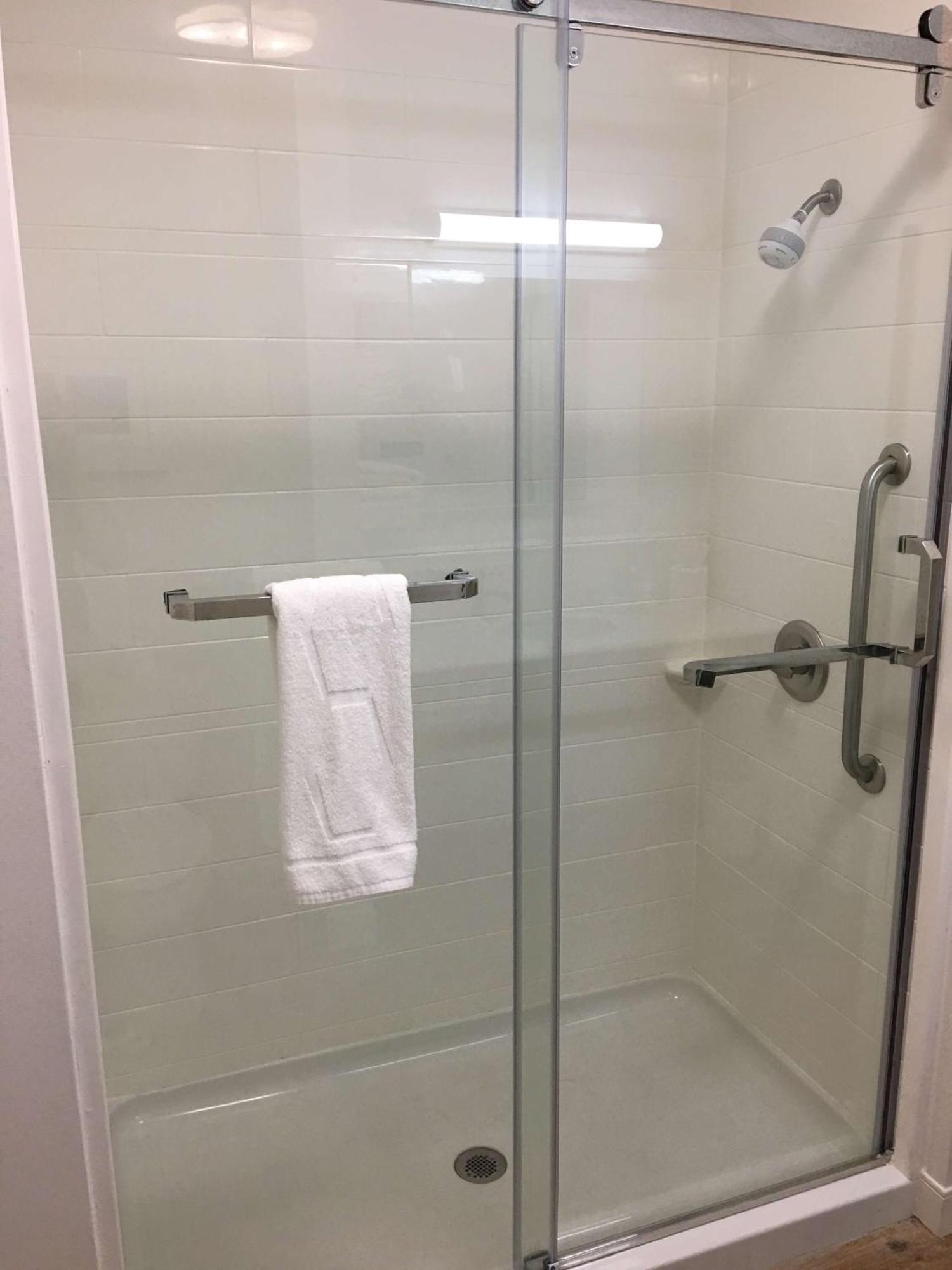 Hampton Inn Mcpherson Екстер'єр фото