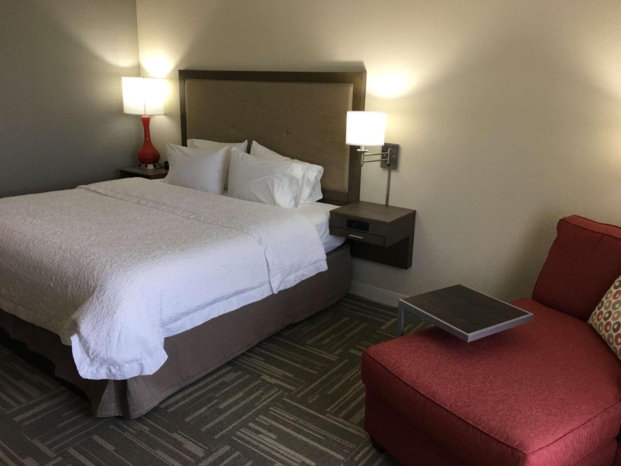 Hampton Inn Mcpherson Екстер'єр фото