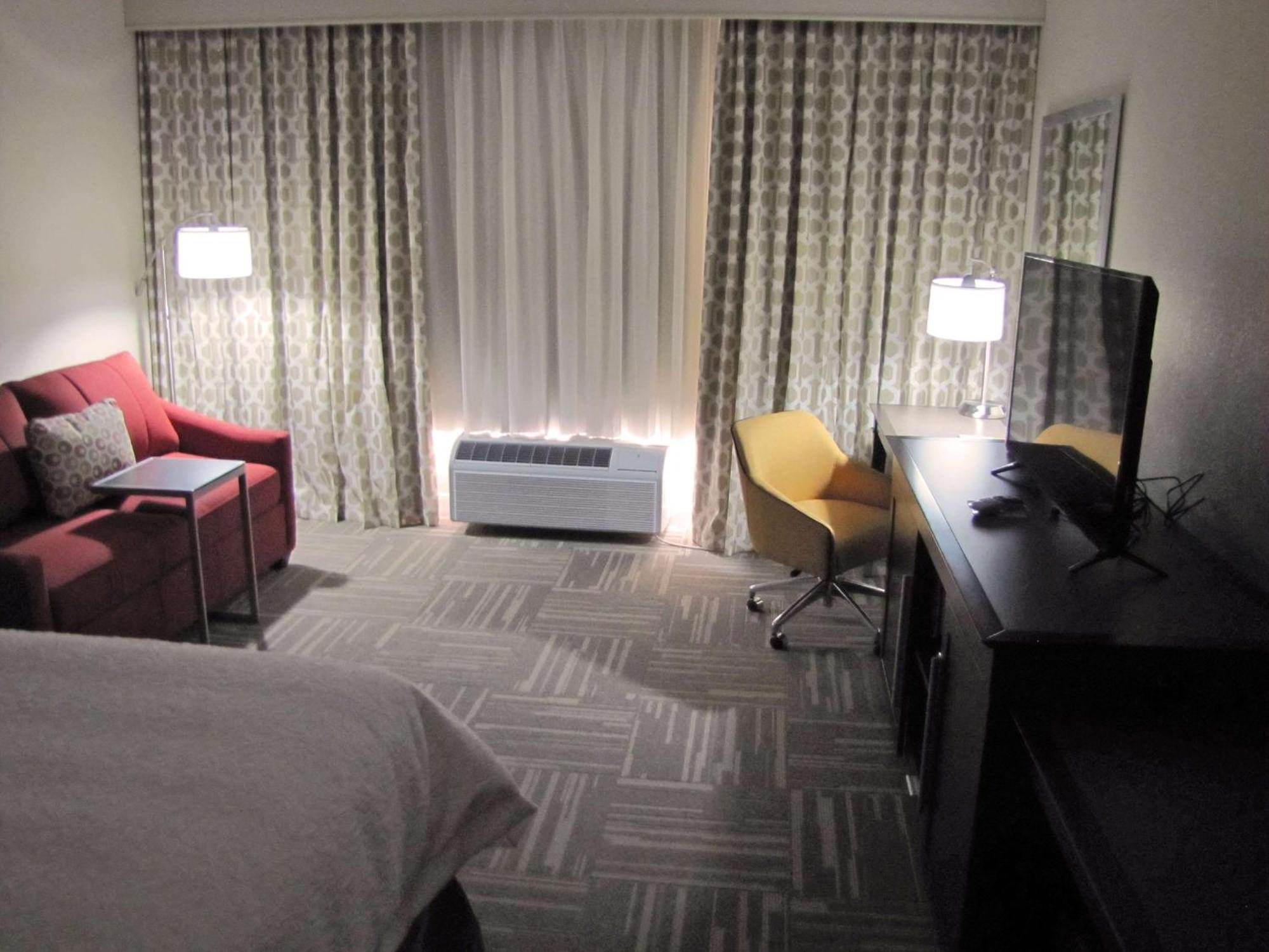 Hampton Inn Mcpherson Екстер'єр фото