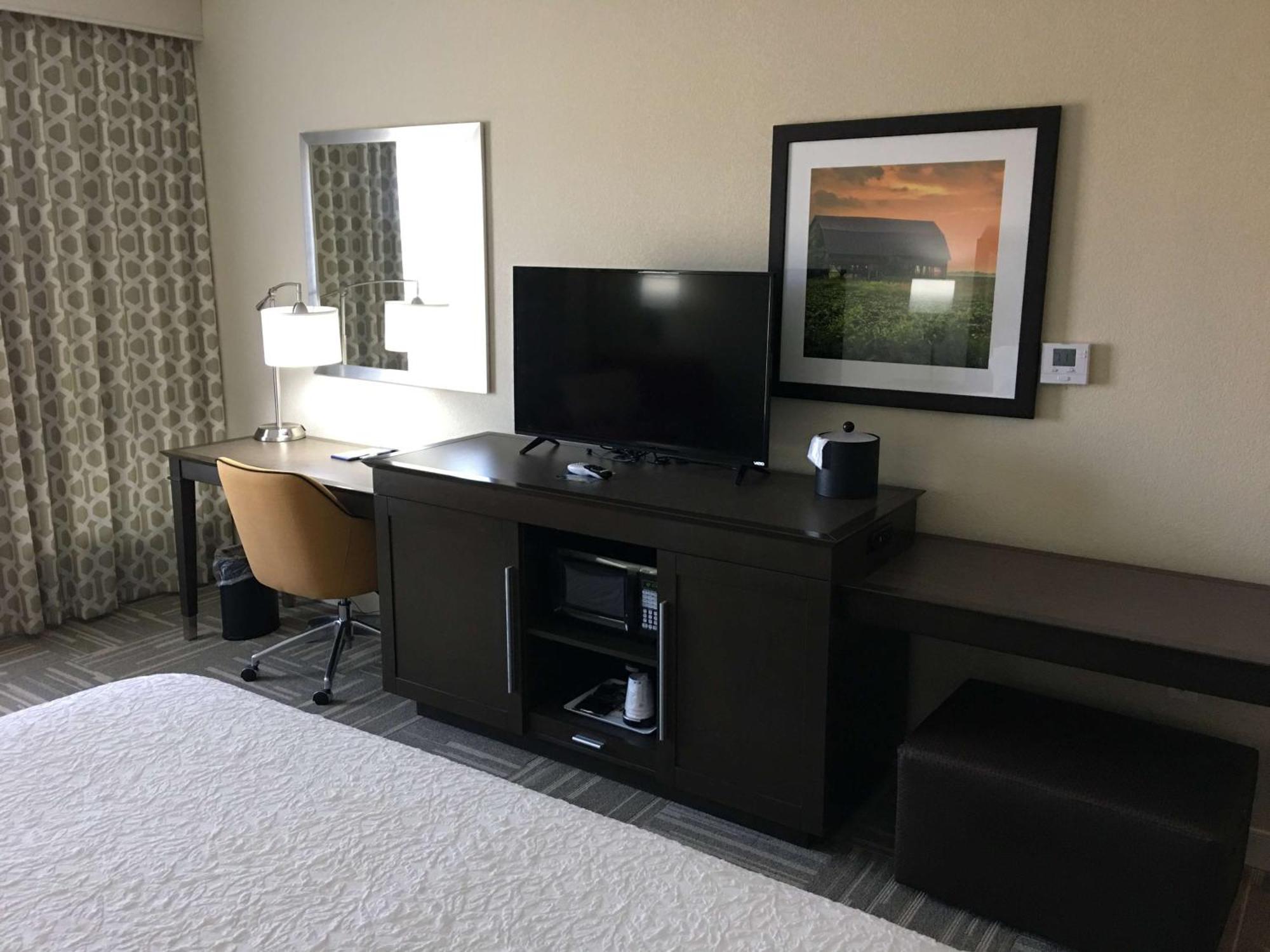 Hampton Inn Mcpherson Екстер'єр фото